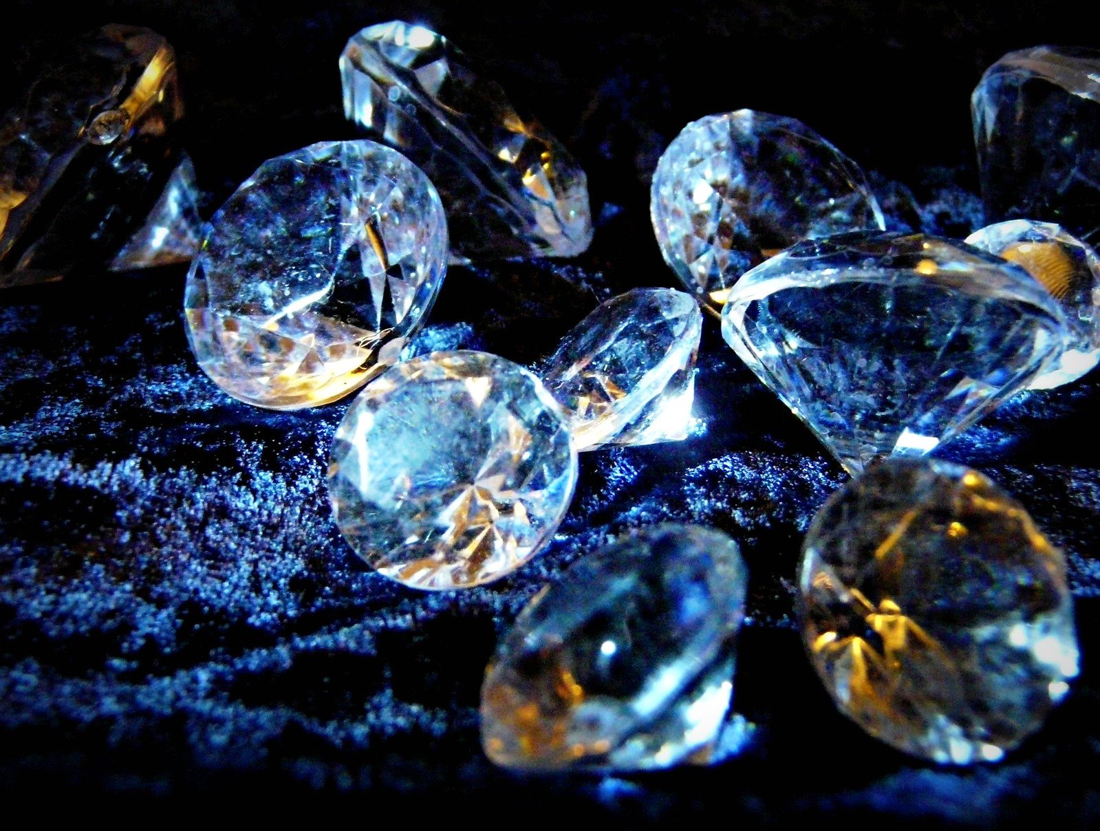 Diamond Fluorescence